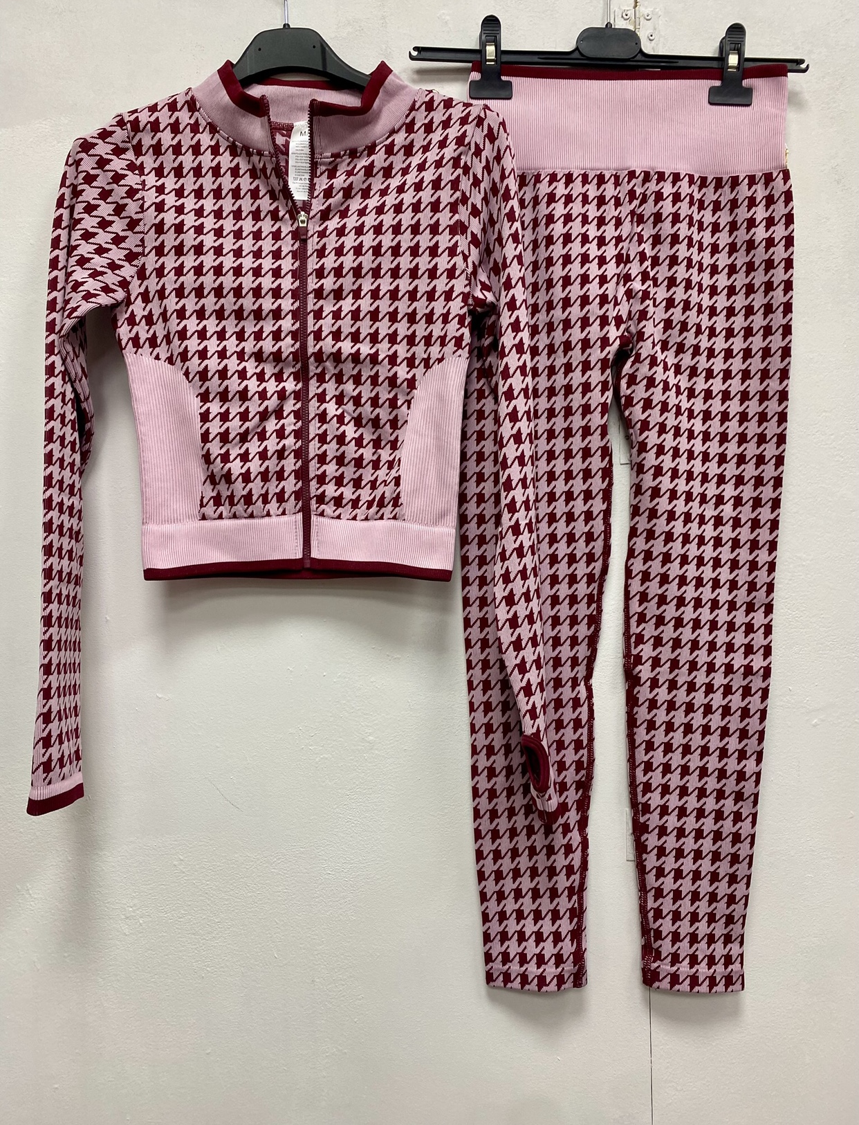 CONJUNTO DEPORTIVO MUJER - PATA DE GALLO