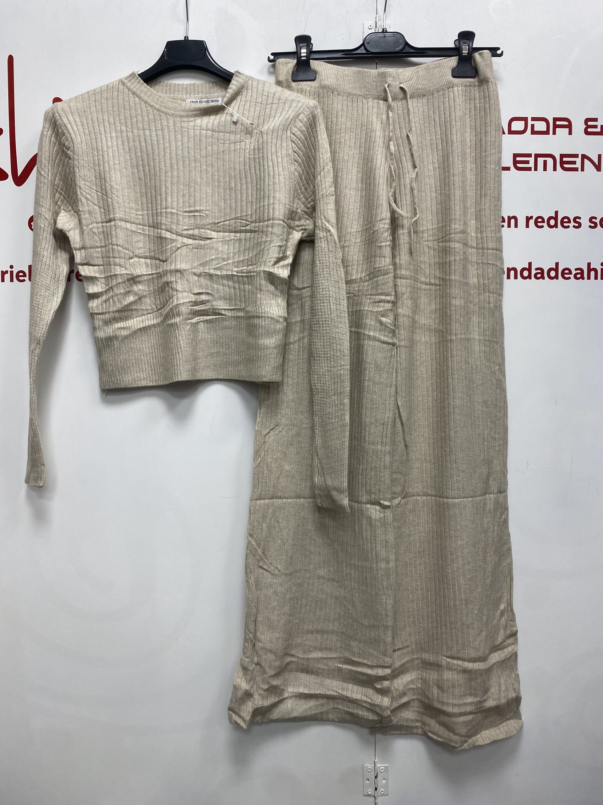 CONJUNTO BASICO CANALE - Imagen 4