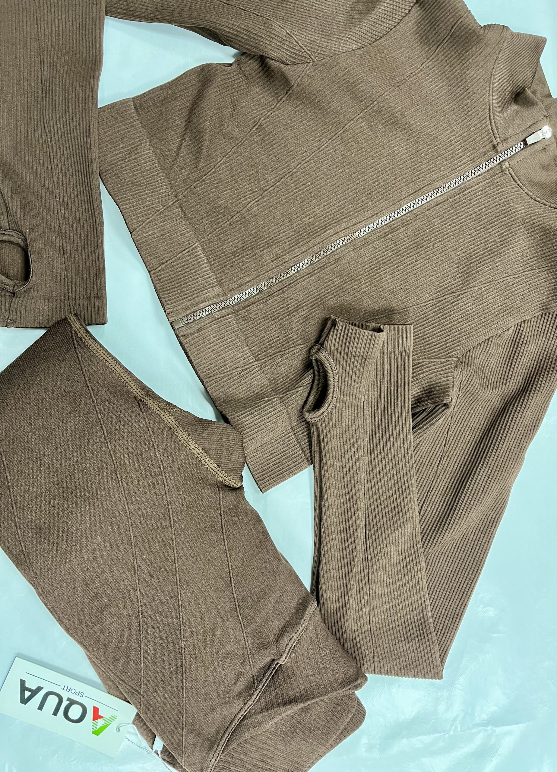 CONJUNTO DEPORTIVO MUJER - AQUA