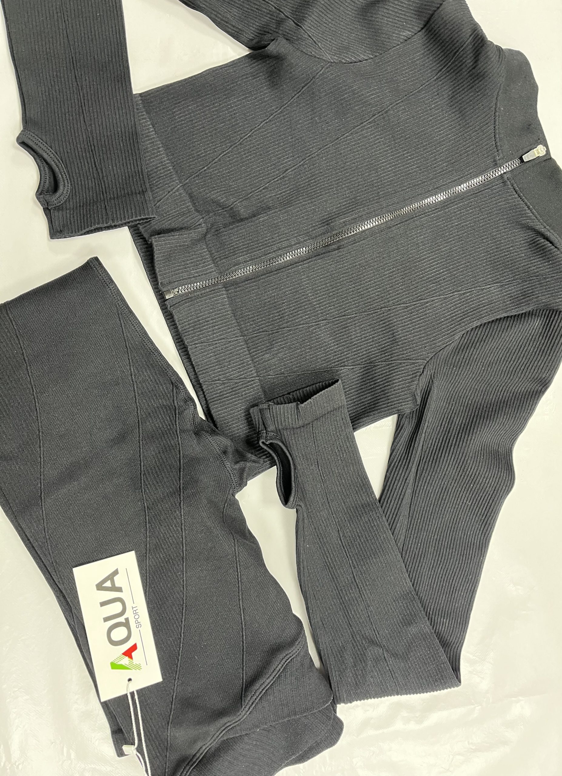 CONJUNTO DEPORTIVO MUJER - AQUA - Imagen 2