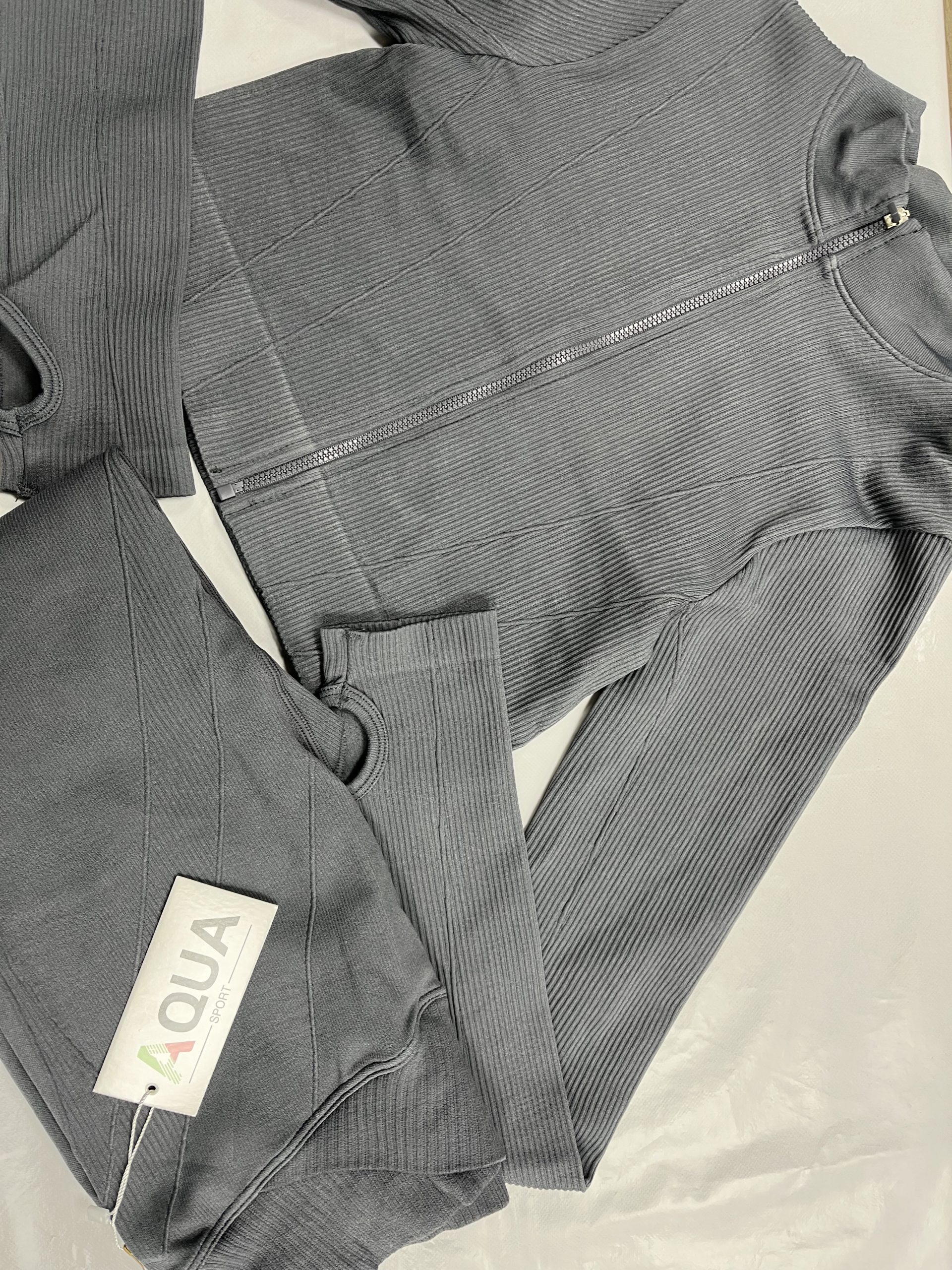 CONJUNTO DEPORTIVO MUJER - AQUA - Imagen 3